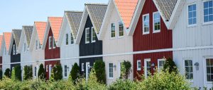 Bunte Ferienhäuser in Dänemark