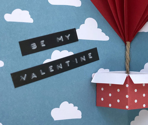 Ballon Korb auf Valentigstag Karte mit be my Valentine Spruch