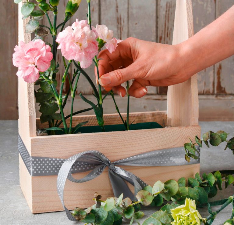 DIY Holzbox mit Blumen